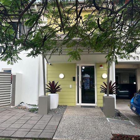 Redcliffe Motor Inn エクステリア 写真