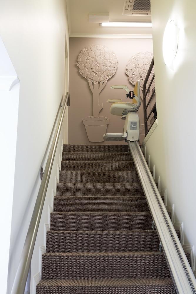 Redcliffe Motor Inn エクステリア 写真