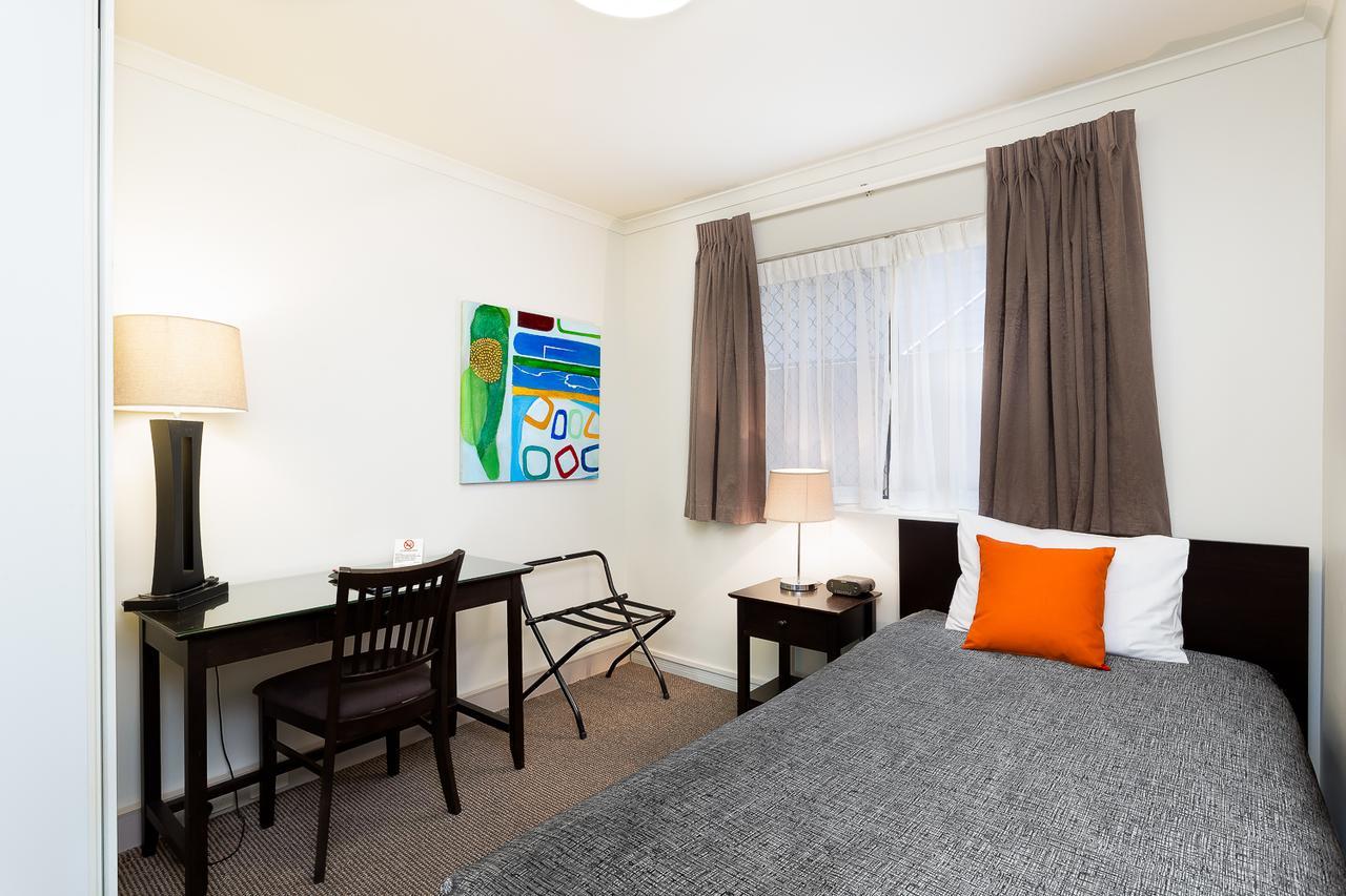 Redcliffe Motor Inn エクステリア 写真