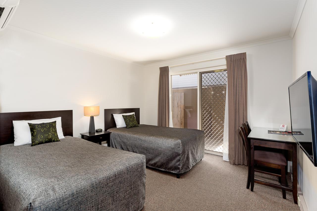Redcliffe Motor Inn エクステリア 写真