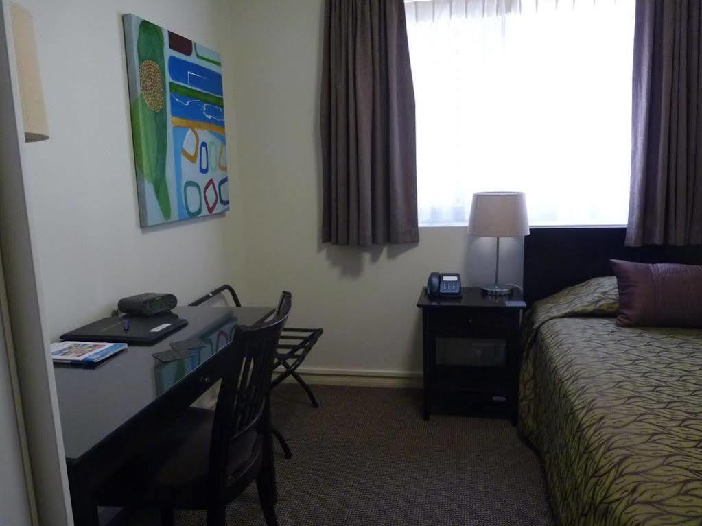 Redcliffe Motor Inn エクステリア 写真