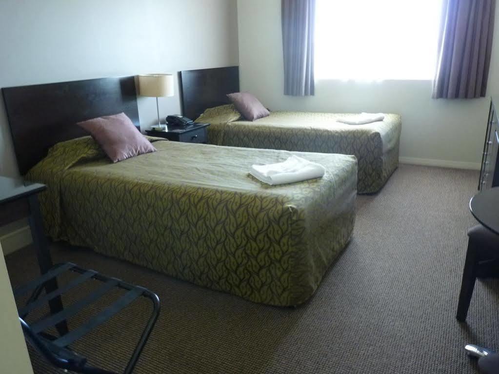 Redcliffe Motor Inn エクステリア 写真