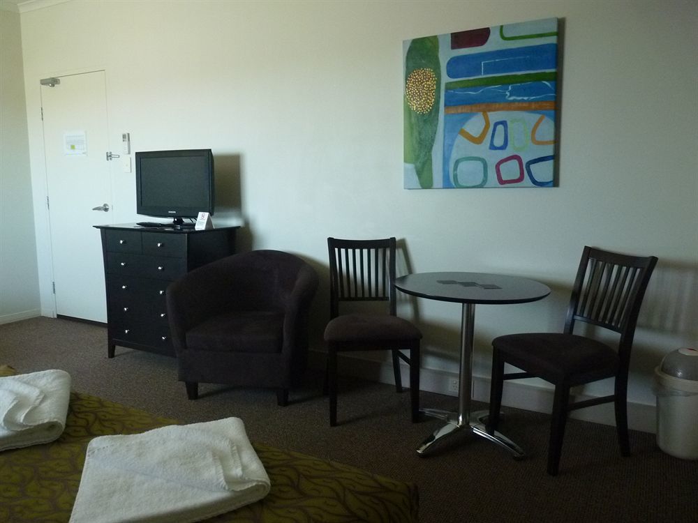 Redcliffe Motor Inn エクステリア 写真