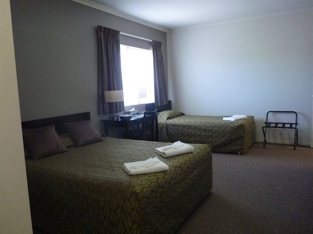 Redcliffe Motor Inn エクステリア 写真